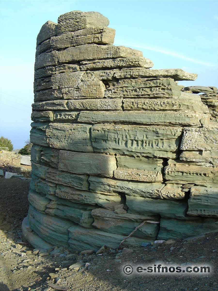 La Torre Nera a Exambela, Sifnos