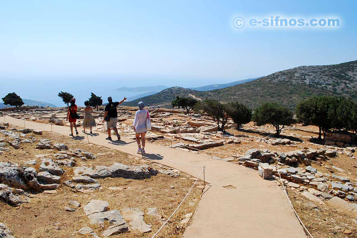 Tour attorno alla Cittadella Micenea di Agios Andreas