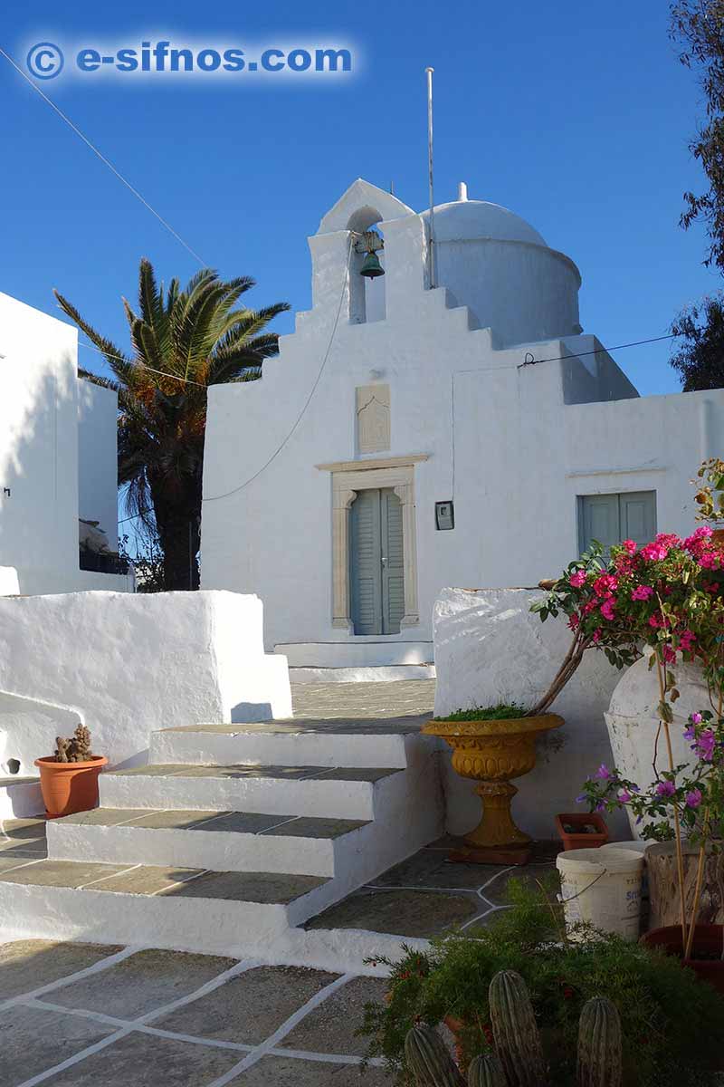 Chiesa nel villaggio di Agios Loukas