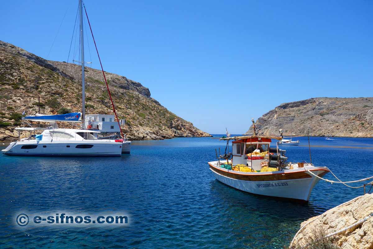 Tranquillità nella baia di Cheronissos