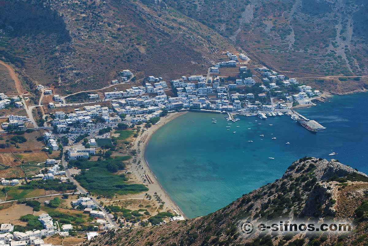 Baia di Kamares dal monastero di Agios Simeon