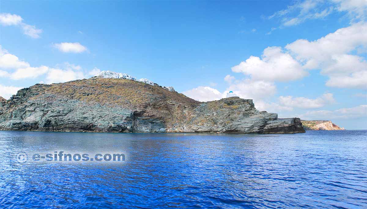 Kastro e la chiesa dei 7 Martiri visti dal mare