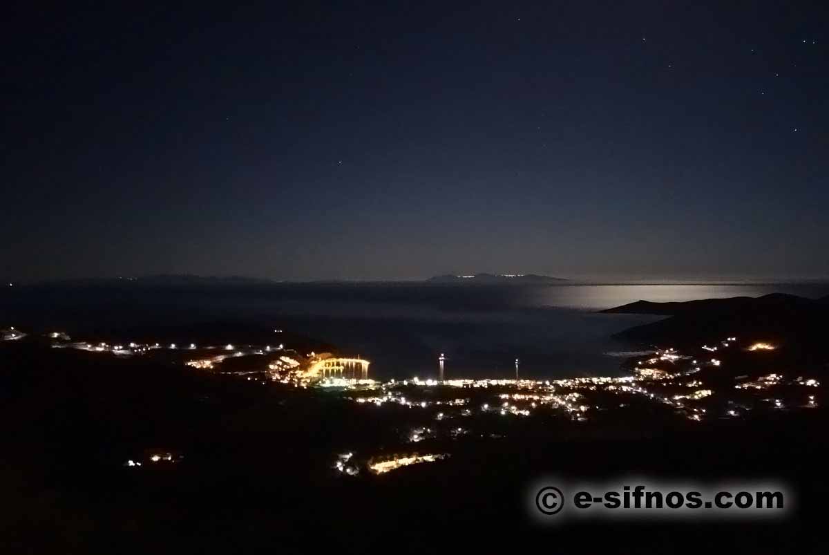 Platis Gialos di notte