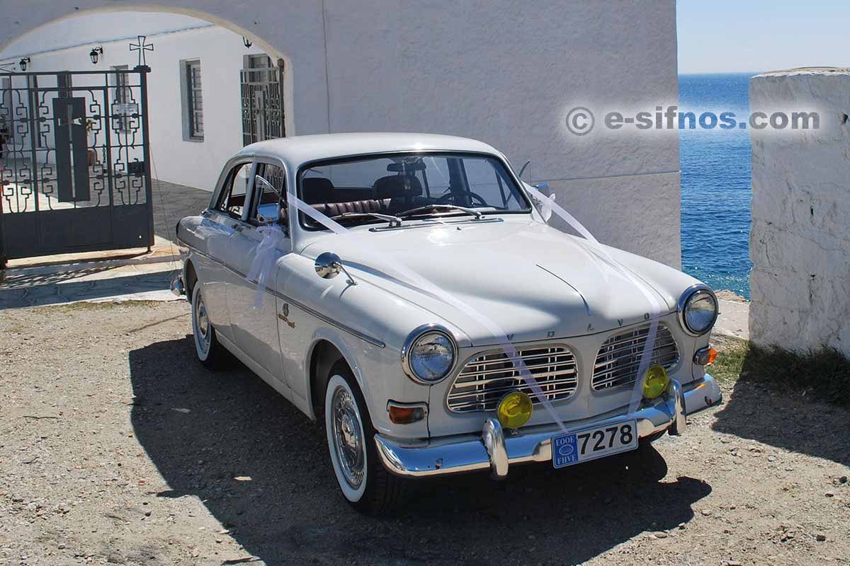 Trasporto della sposa con un’auto d’epoca