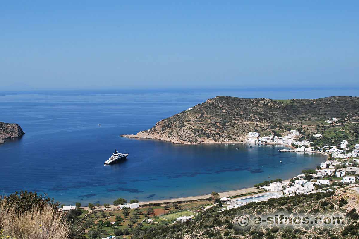 Vista panoramica del golfo di Vathi