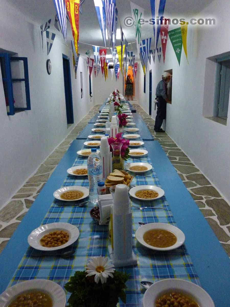 La zuppa di ceci servita alla festa della Croce a Faros