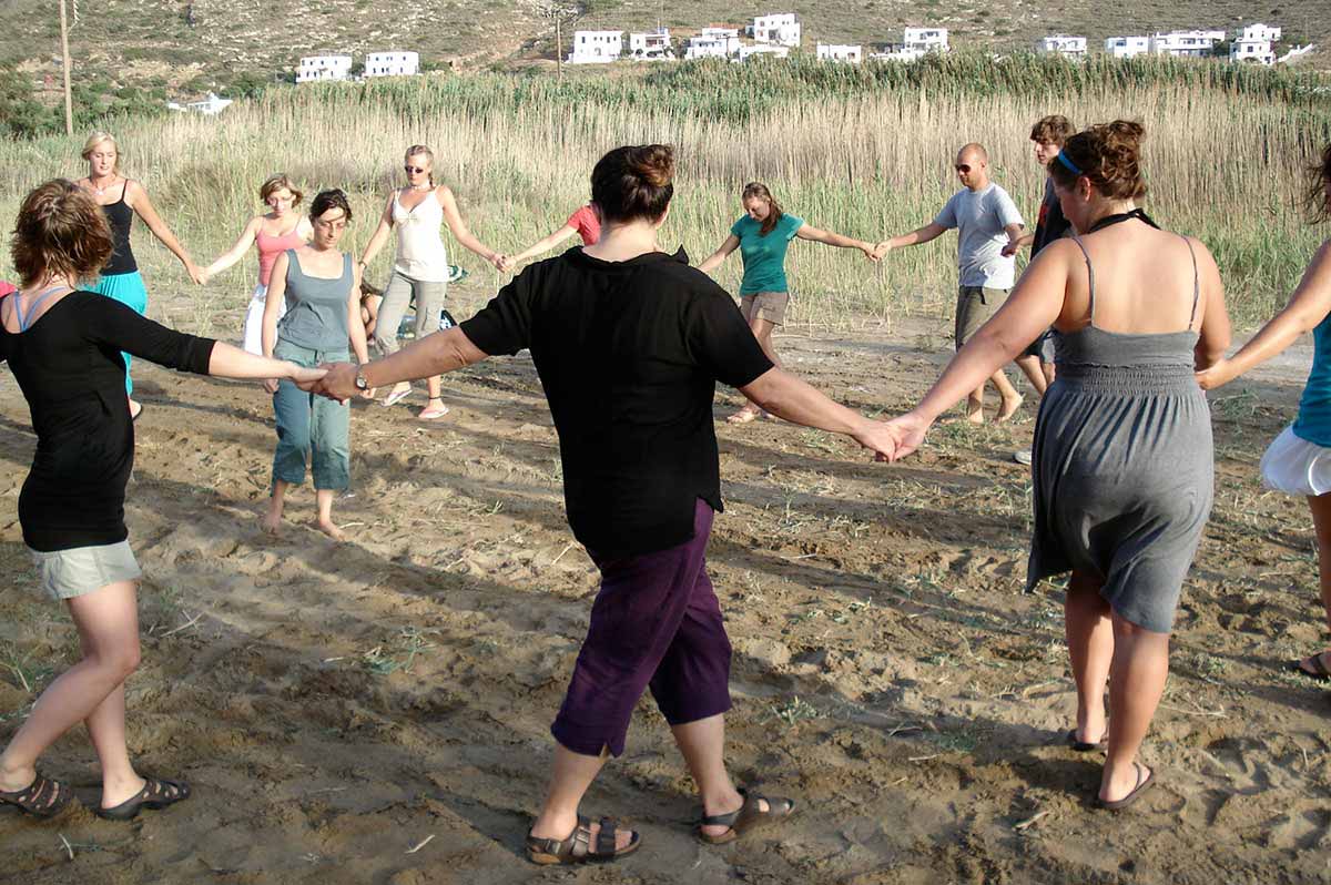 Lezioni di danza tradizionale a Sifnos